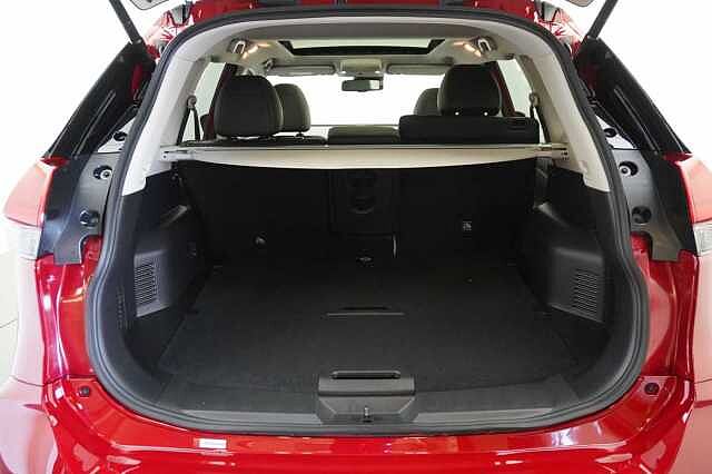 Nissan X-Trail 1.6 dCi 130 2WD Tekna with 5 Seats and BOSE Audio + Detachable Tow Bar