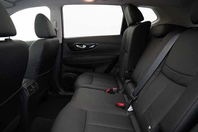 Nissan X-Trail 1.6 dCi 130 2WD Tekna with 5 Seats and BOSE Audio + Detachable Tow Bar