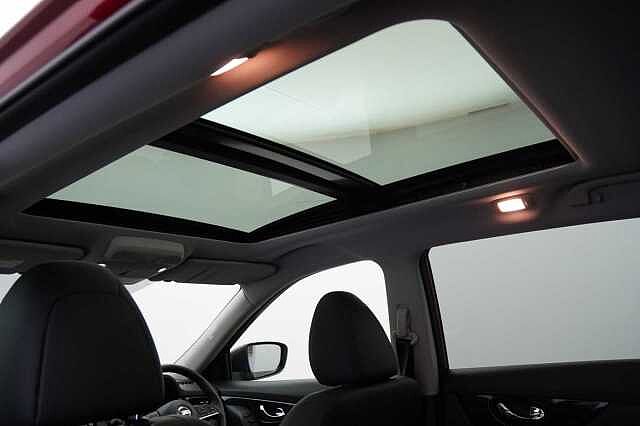 Nissan X-Trail 1.6 dCi 130 2WD Tekna with 5 Seats and BOSE Audio + Detachable Tow Bar