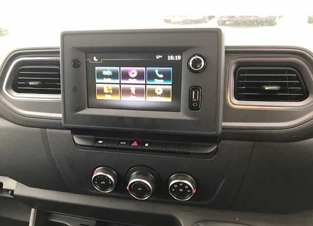 Nissan Interstar 2.3 dCi 135 Tekna L3 H2 3.5T Van with Sat Nav and Air Con