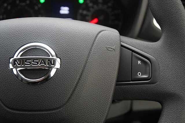 Nissan Interstar 2.3 dCi 135 Tekna L3 H2 3.5T Van with Sat Nav and Air Con