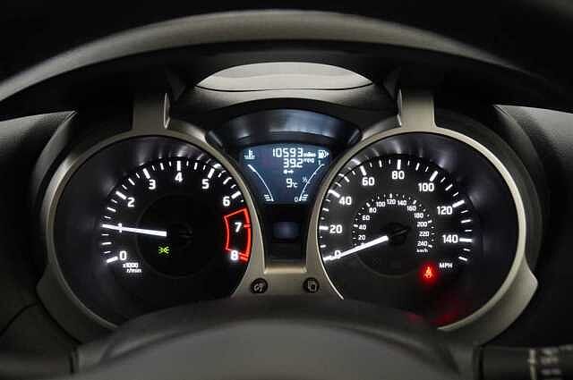 Nissan Juke 1.6 112 Acenta with Auto Air Con and Rear Parking Sensors