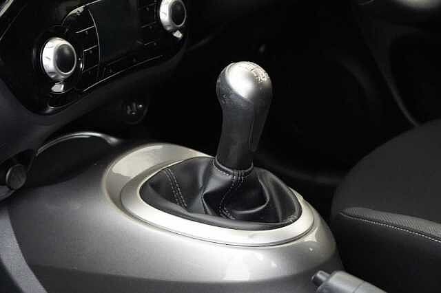 Nissan Juke 1.6 112 Acenta with Auto Air Con and Rear Parking Sensors