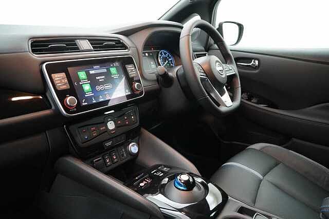 Nissan LEAF 39KW Tekna Auto with BOSE Audio and Pro Pilot Technology
