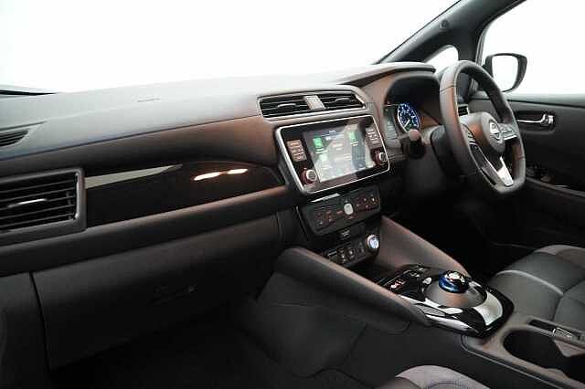 Nissan LEAF 39KW Tekna Auto with BOSE Audio and Pro Pilot Technology