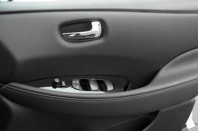Nissan LEAF 39KW Tekna Auto with BOSE Audio and Pro Pilot Technology