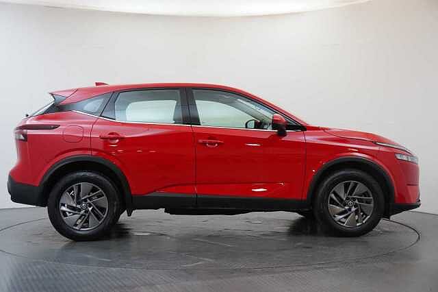 Nissan Qashqai 1.3 DIG-T MH 140 Acenta Premium with Rear View Camera and Intelligent Key