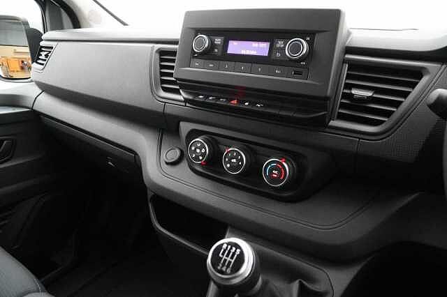 Nissan Primastar 2.0 dCi 110 Acenta L1 H1 2.8T Panel Van with Air Con and Ply Lining
