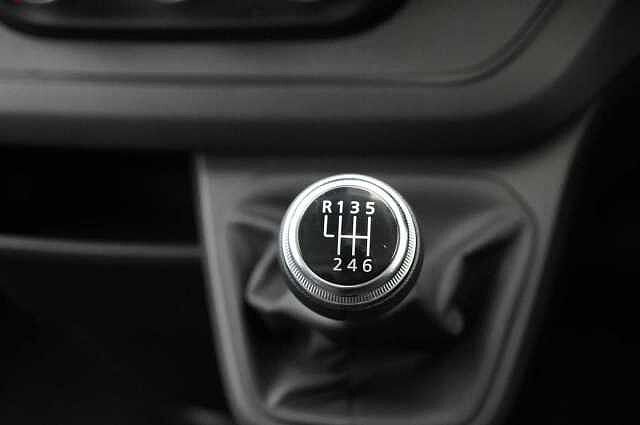 Nissan Primastar 2.0 dCi 110 Acenta L1 H1 2.8T Panel Van with Air Con and Ply Lining