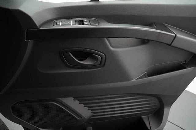 Nissan Primastar 2.0 dCi 110 Acenta L1 H1 2.8T Panel Van with Air Con and Ply Lining