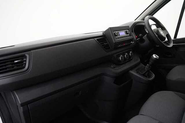 Nissan Primastar 2.0 dCi 110 Acenta L1 H1 2.8T Panel Van with Air Con and Ply Lining
