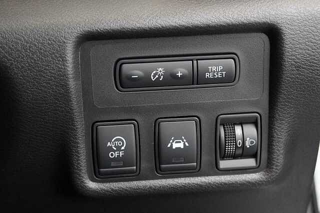 Nissan Micra 1.0 IG-T 92 Tekna with BOSE Audio + Nav and 360 Around View Cameras