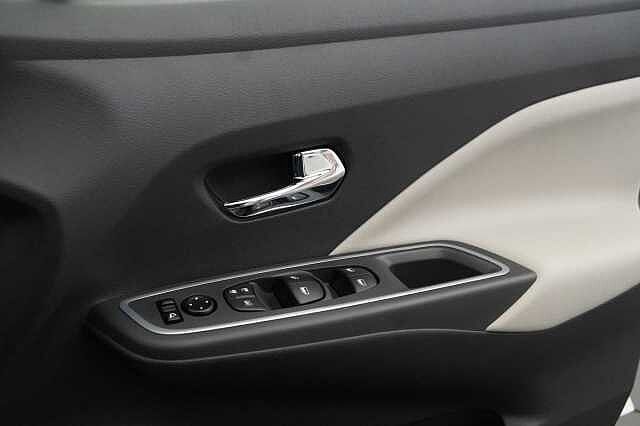 Nissan Micra 1.0 IG-T 92 Tekna with BOSE Audio + Nav and 360 Around View Cameras