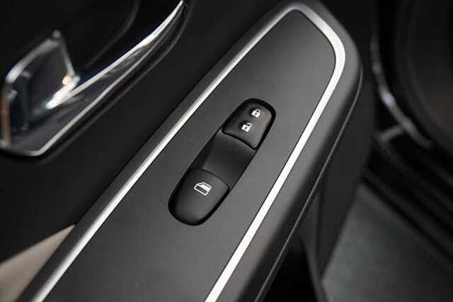 Nissan Micra 1.0 IG-T 92 Tekna with BOSE Audio + Nav and 360 Around View Cameras