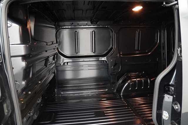 Nissan Primastar 2.0 dCi 110 Acenta L1 H1 3.0T Panel Van with Air Con