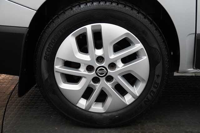 Nissan NV300 Combi 1.6 dCi 125 Tekna MPV L1 H1 with 9 Seats + Sat Nav and Air Con