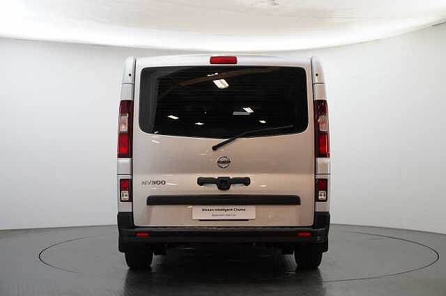 Nissan NV300 Combi 1.6 dCi 125 Tekna MPV L1 H1 with 9 Seats + Sat Nav and Air Con