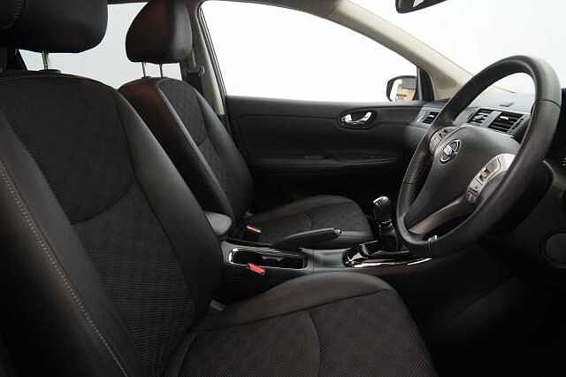 Nissan Pulsar 1.2 DIG-T 115 N-Connecta with Sat Nav and Rear Camera