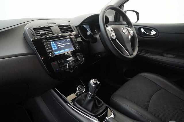 Nissan Pulsar 1.2 DIG-T 115 N-Connecta with Sat Nav and Rear Camera