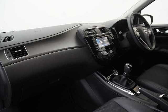 Nissan Pulsar 1.2 DIG-T 115 N-Connecta with Sat Nav and Rear Camera