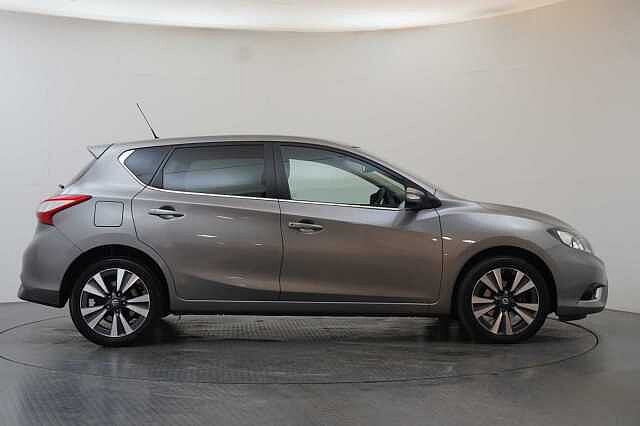 Nissan Pulsar 1.2 DIG-T 115 N-Connecta with Sat Nav and Rear Camera