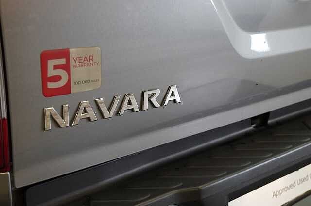 Nissan Navara 2.3 dCi 190 TT 4WD Tekna Auto Pickup with Roll n Lock Cover