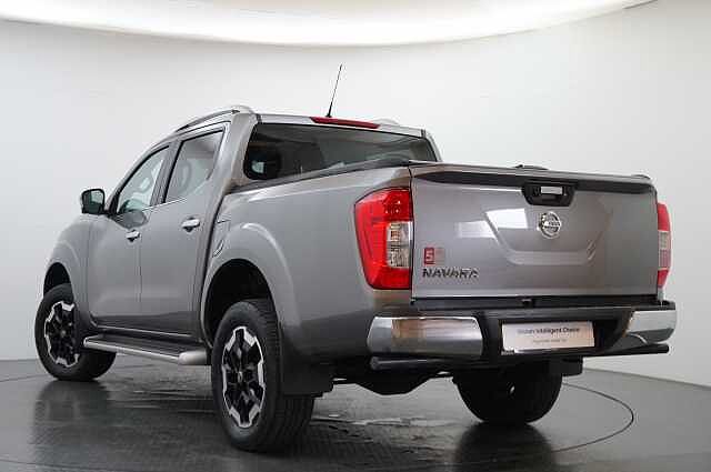 Nissan Navara 2.3 dCi 190 TT 4WD Tekna Auto Pickup with Roll n Lock Cover