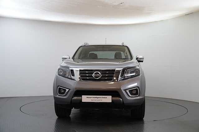 Nissan Navara 2.3 dCi 190 TT 4WD Tekna Auto Pickup with Roll n Lock Cover