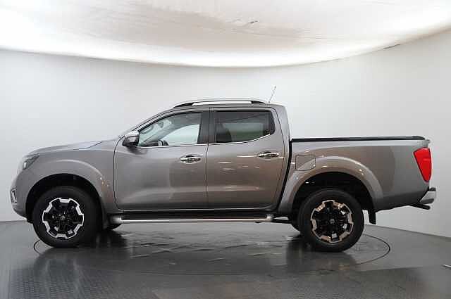 Nissan Navara 2.3 dCi 190 TT 4WD Tekna Auto Pickup with Roll n Lock Cover