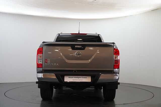 Nissan Navara 2.3 dCi 190 TT 4WD Tekna Auto Pickup with Roll n Lock Cover