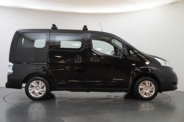 Nissan e-NV200 Combi 40KW Visia Auto with 7 Seats and Heat Pack Upgrade