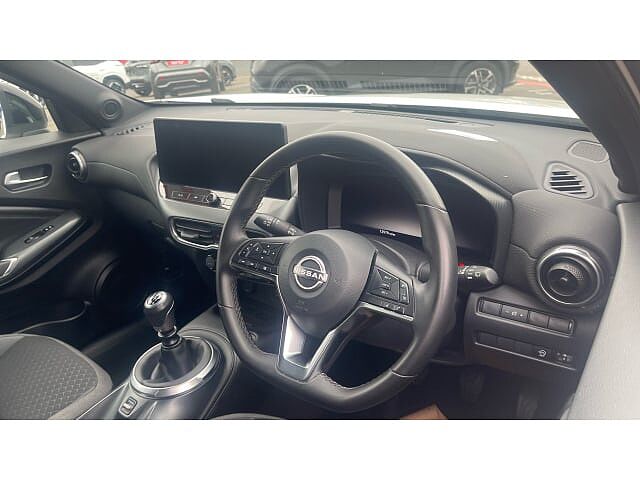Nissan Juke 1.0 DiG-T N-Connecta 5dr Petrol Hatchback