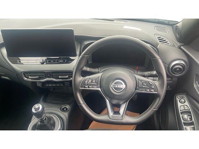 Nissan Juke 1.0 DiG-T N-Connecta 5dr Petrol Hatchback