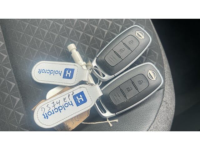 Nissan Juke 1.0 DiG-T N-Connecta 5dr Petrol Hatchback