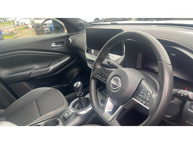 Nissan Juke 1.0 DiG-T N-Connecta 5dr Petrol Hatchback