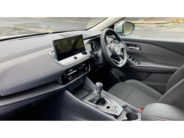 Nissan Qashqai 1.3 DiG-T MH Acenta Premium 5dr Petrol Hatchback