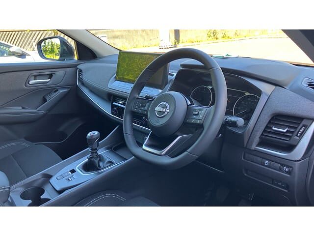 Nissan Qashqai 1.3 DiG-T MH Acenta Premium 5dr Petrol Hatchback