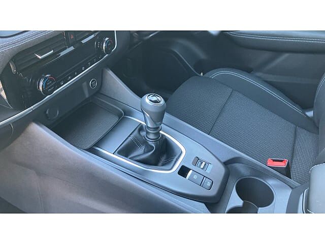 Nissan Qashqai 1.3 DiG-T MH Acenta Premium 5dr Petrol Hatchback