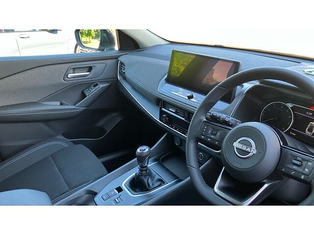 Nissan Qashqai 1.3 DiG-T MH Acenta Premium 5dr Petrol Hatchback