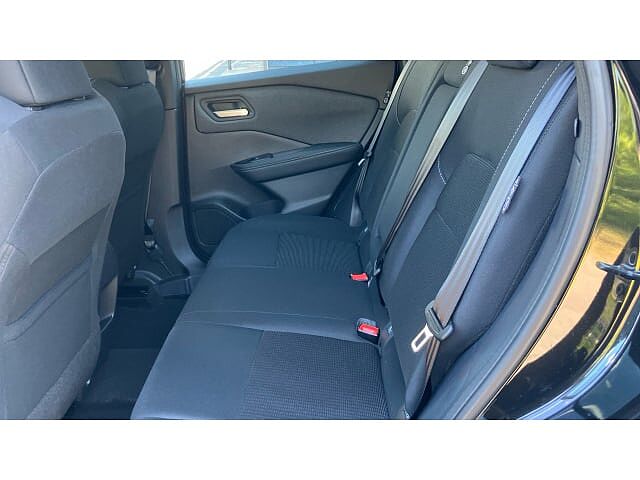 Nissan Qashqai 1.3 DiG-T MH Acenta Premium 5dr Petrol Hatchback