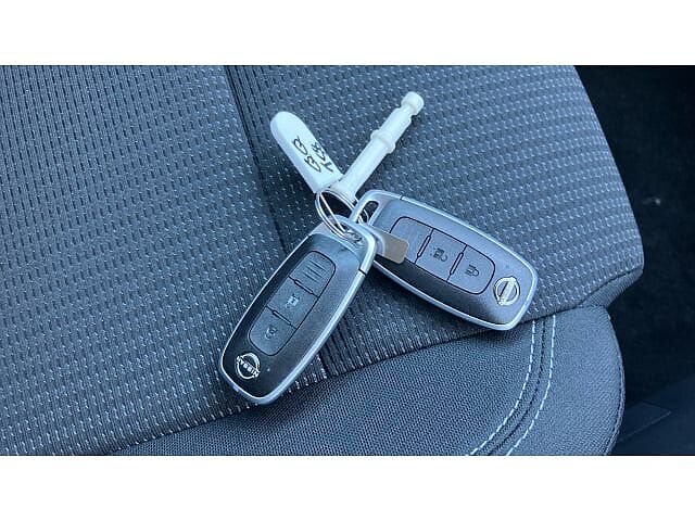 Nissan Qashqai 1.3 DiG-T MH Acenta Premium 5dr Petrol Hatchback