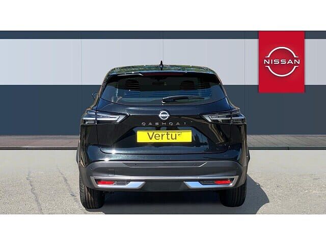 Nissan Qashqai 1.3 DiG-T MH Acenta Premium 5dr Petrol Hatchback