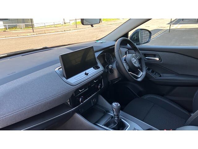 Nissan Qashqai 1.3 DiG-T MH Acenta Premium 5dr Petrol Hatchback