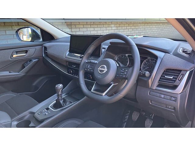 Nissan Qashqai 1.3 DiG-T MH Acenta Premium 5dr Petrol Hatchback