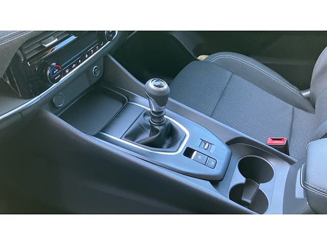 Nissan Qashqai 1.3 DiG-T MH Acenta Premium 5dr Petrol Hatchback