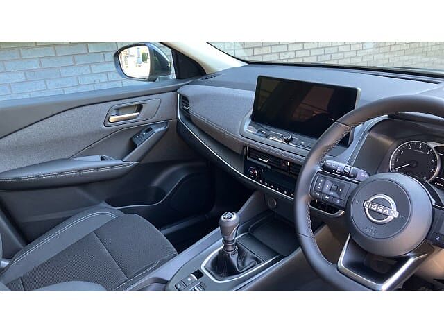 Nissan Qashqai 1.3 DiG-T MH Acenta Premium 5dr Petrol Hatchback