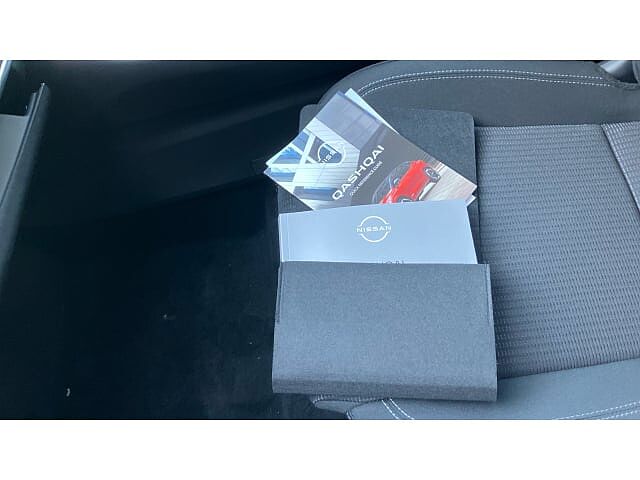 Nissan Qashqai 1.3 DiG-T MH Acenta Premium 5dr Petrol Hatchback