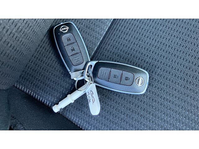 Nissan Qashqai 1.3 DiG-T MH Acenta Premium 5dr Petrol Hatchback