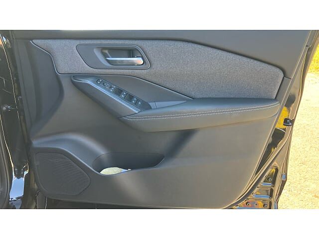 Nissan Qashqai 1.3 DiG-T MH Acenta Premium 5dr Petrol Hatchback