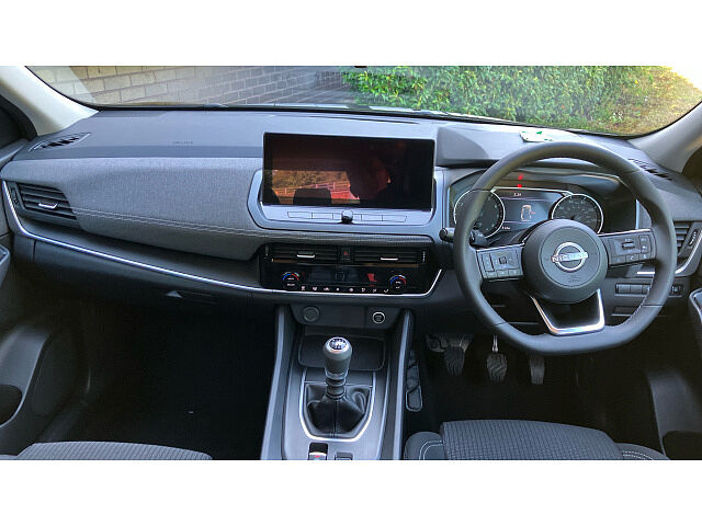 Nissan Qashqai 1.3 DiG-T MH Acenta Premium 5dr Petrol Hatchback